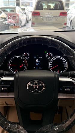 تويوتا لاندكروزر